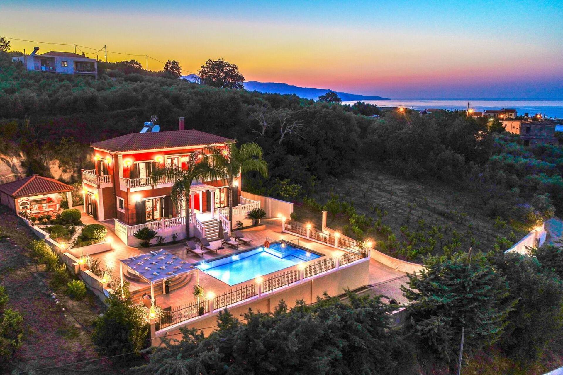 Iro Royal By Posarellivillas